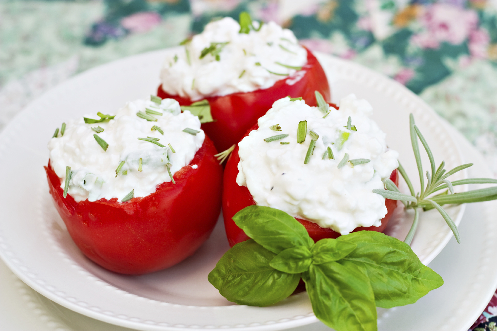 Tomates frescos con pepino